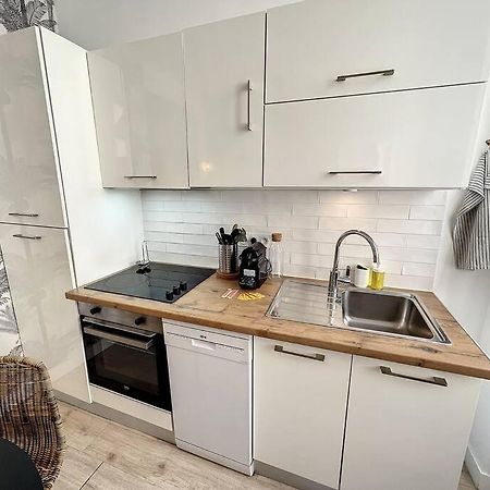Appartement Lumineux Au Coeur De La Joliette Marseille Luaran gambar