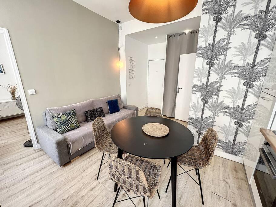Appartement Lumineux Au Coeur De La Joliette Marseille Luaran gambar